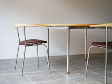 画像をギャラリービューアに読み込む, Hans J. Wegner(ハンスJウェグナー)のダイニングテーブルJH752とPP701