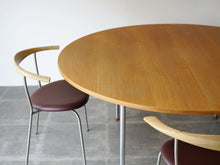 画像をギャラリービューアに読み込む, Hans J. Wegner(ハンスJウェグナー)のダイニングテーブルJH752とPP701