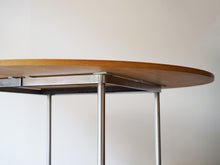 画像をギャラリービューアに読み込む, Hans J. Wegner(ハンスJウェグナー)のダイニングテーブルJH752のフレーム