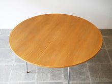 画像をギャラリービューアに読み込む, Hans J. Wegner(ハンスJウェグナー)のダイニングテーブルJH752のオーク材の天板