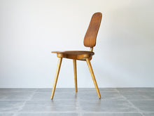 画像をギャラリービューアに読み込む, Bengt Ruda Grillの椅子を斜めから