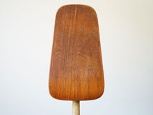 画像をギャラリービューアに読み込む, Bengt Rudaがデザインした椅子Grillの背もたれアップ