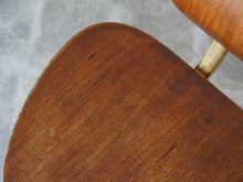 画像をギャラリービューアに読み込む, Bengt Rudaがデザインした椅子Grillの座面