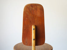 画像をギャラリービューアに読み込む, Bengt Rudaがデザインした椅子Grillの背もたれ背面