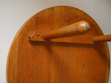 画像をギャラリービューアに読み込む, デンマーク家具コーヒーテーブルの脚を固定する釘