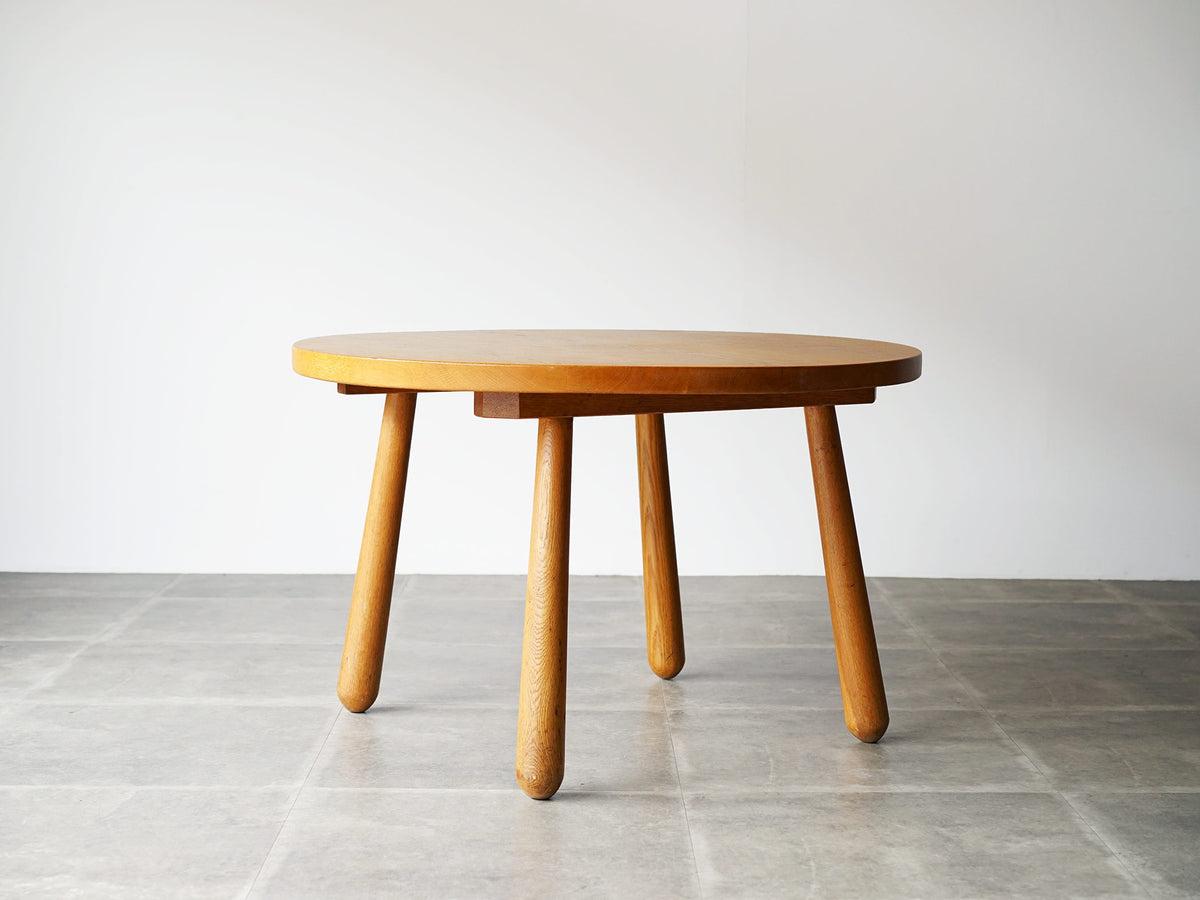 デンマークデザイン円形のコーヒーテーブル 丸いローテーブル 1940 