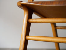 画像をギャラリービューアに読み込む, Peter Hvidt & Orla Mølgaard-Nielsen(ピーター・ビット&オルラ・ムルガード・ニールセン)のAXチェアの脚と横貫