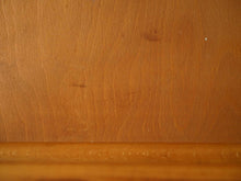 画像をギャラリービューアに読み込む, Peter Hvidt & Orla Mølgaard-Nielsen(ピーター・ビット&オルラ・ムルガード・ニールセン)のAXチェアの裏面に薄く残るフリッツハンセンの刻印