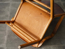 画像をギャラリービューアに読み込む, Peter Hvidt & Orla Mølgaard-Nielsen(ピーター・ビット&オルラ・ムルガード・ニールセン)のAXチェアの裏面