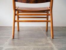 画像をギャラリービューアに読み込む, Peter Hvidt & Orla Mølgaard-Nielsen(ピーター・ビット&オルラ・ムルガード・ニールセン)のAXチェアの脚やフレーム