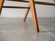 画像をギャラリービューアに読み込む, Peter Hvidt & Orla Mølgaard-Nielsen(ピーター・ビット&オルラ・ムルガード・ニールセン)のAXチェアの脚先