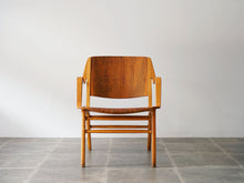 画像をギャラリービューアに読み込む, Peter Hvidt & Orla Mølgaard-Nielsen(ピーター・ビット&オルラ・ムルガード・ニールセン)のAXチェアの正面