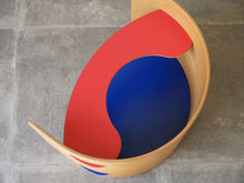 画像をギャラリービューアに読み込む, Kristian Vedel (クリスチャン・ヴェデル)子ども用チェアプレートは赤と青のリバーシブル