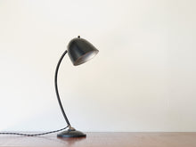 画像をギャラリービューアに読み込む, デンマークデザインの黒いテーブルランプ