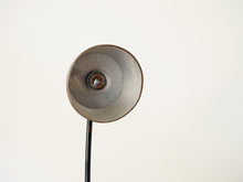 画像をギャラリービューアに読み込む, デンマークデザインの黒いテーブルランプのシェード内部