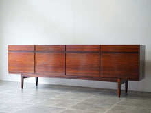 画像をギャラリービューアに読み込む, Ib Kofod-Larsen(イブ・コフォード-ラーセン)のサイドボードFA66はローズウッド使用