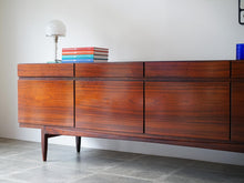 画像をギャラリービューアに読み込む, Ib Kofod-Larsen(イブ・コフォード-ラーセン)のサイドボードFA66の左側扉