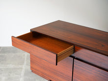 画像をギャラリービューアに読み込む, Ib Kofod-Larsen(イブ・コフォード-ラーセン)のサイドボードFA66左上の引き出し