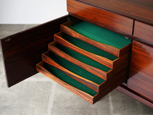 画像をギャラリービューアに読み込む, Ib Kofod-Larsen(イブ・コフォード-ラーセン)のサイドボードFA66のトレイ