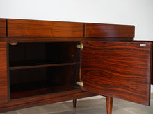 画像をギャラリービューアに読み込む, Ib Kofod-Larsen(イブ・コフォード-ラーセン)のサイドボードFA66の中棚