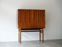 画像をギャラリービューアに読み込む, Ole Wanscher(オーレ・ヴァンシャー)ローズウッドのキャビネットRungstedlund
