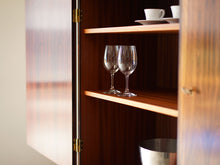 画像をギャラリービューアに読み込む, Ole Wanscher(オーレ・ヴァンシャー)ローズウッドのキャビネットRungstedlundの棚