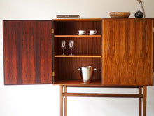 画像をギャラリービューアに読み込む, Ole Wanscher(オーレ・ヴァンシャー)ローズウッドのキャビネットRungstedlundの棚コーディネート