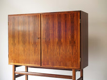 画像をギャラリービューアに読み込む, Ole Wanscher(オーレ・ヴァンシャー)ローズウッドのキャビネットRungstedlundの扉