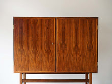 画像をギャラリービューアに読み込む, Ole Wanscher(オーレ・ヴァンシャー)ローズウッドのキャビネットRungstedlundの扉正面