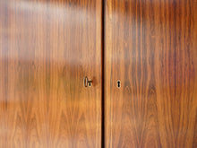 画像をギャラリービューアに読み込む, Ole Wanscher(オーレ・ヴァンシャー)ローズウッドのキャビネットRungstedlundの扉を開ける鍵