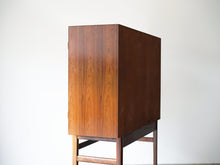 画像をギャラリービューアに読み込む, Ole Wanscher(オーレ・ヴァンシャー)ローズウッドのキャビネットRungstedlundの側面