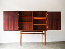 画像をギャラリービューアに読み込む, Ole Wanscher(オーレ・ヴァンシャー)ローズウッドのキャビネットRungstedlundの内部
