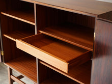 画像をギャラリービューアに読み込む, Ole Wanscher(オーレ・ヴァンシャー)ローズウッドのキャビネットRungstedlundの引き出し