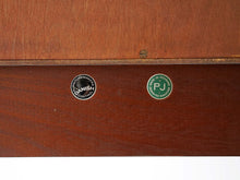 画像をギャラリービューアに読み込む, Ole Wanscher(オーレ・ヴァンシャー)ローズウッドのキャビネットRungstedlundのPJeppessenのマーク