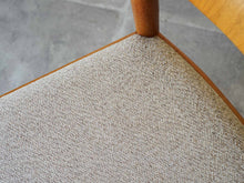 画像をギャラリービューアに読み込む, Niels Koefoed(ニールス・コフォード)のダイニングチェアOleの座面アップ