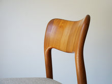 画像をギャラリービューアに読み込む, Niels Koefoed(ニールス・コフォード)のダイニングチェアOleの背もたれを斜めから