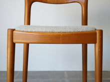 画像をギャラリービューアに読み込む, Niels Koefoed(ニールス・コフォード)のダイニングチェアOleの座面枠にシミ