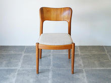 画像をギャラリービューアに読み込む, Niels Koefoed(ニールス・コフォード)のダイニングチェアOleの正面上から