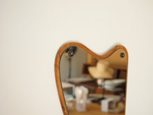 画像をギャラリービューアに読み込む, デンマークデザインの壁掛け鏡ヴィンテージミラーの左上部