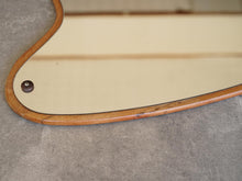 画像をギャラリービューアに読み込む, デンマークデザインの壁掛け鏡ヴィンテージミラーはチーク材に鏡が重ねてある