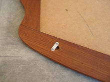 画像をギャラリービューアに読み込む, デンマークデザインの壁掛け鏡ヴィンテージミラーのネジ用の金具