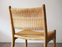 画像をギャラリービューアに読み込む, ハンスJウェグナーのCH31の背もたれ後ろから