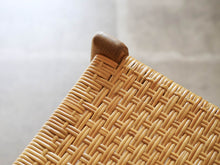 画像をギャラリービューアに読み込む, ハンスJウェグナーのCH31の脚付け根