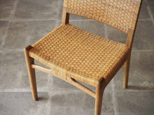 画像をギャラリービューアに読み込む, ハンスJウェグナーのCH31の座面籐張り