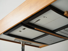 画像をギャラリービューアに読み込む, George Nelson(ジョージネルソン)のHome deskスワッグレックデスクの裏面