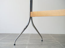 画像をギャラリービューアに読み込む, George Nelson(ジョージネルソン)のHome deskスワッグレックデスクの脚のエンドキャップ