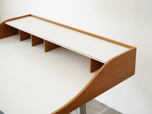 画像をギャラリービューアに読み込む, George Nelson(ジョージネルソン)のHome deskスワッグレックデスクの棚 天板はホワイトラミネート