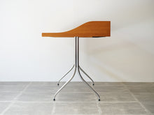 画像をギャラリービューアに読み込む, George Nelson(ジョージネルソン)のHome deskスワッグレックデスクの側面
