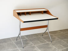 画像をギャラリービューアに読み込む, George Nelson(ジョージネルソン)のHome deskスワッグレックデスク斜め上から