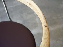 画像をギャラリービューアに読み込む, Hans J. Wegner(ハンス・ウェグナー)PP701アームチェアの背もたれ